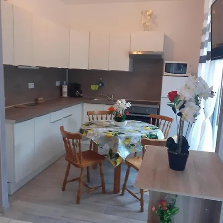 Apartment Christiane Cere *