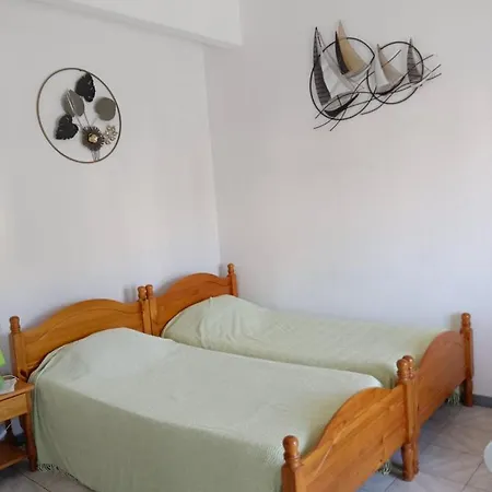 Christiane Cere Apartment *