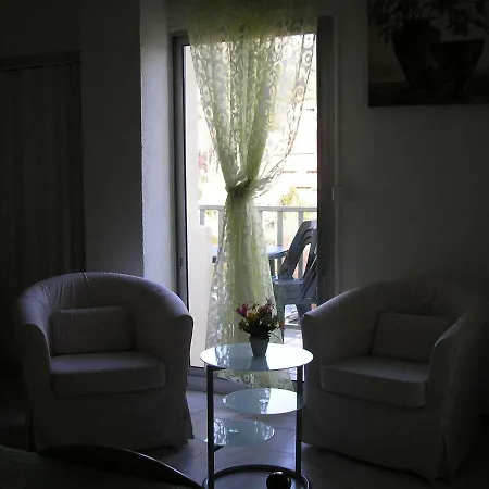 Christiane Cere Apartment *