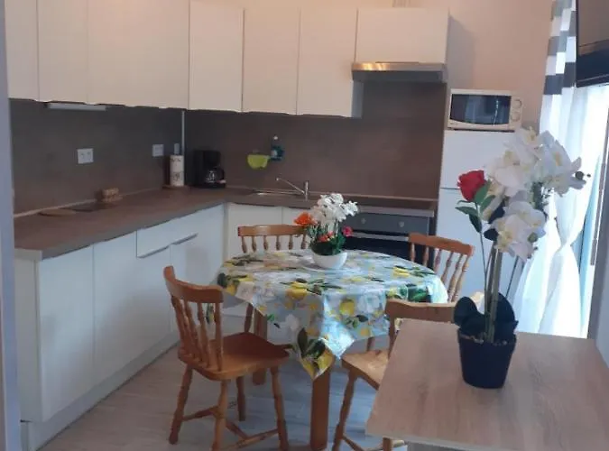 Appartement Christiane Cere *